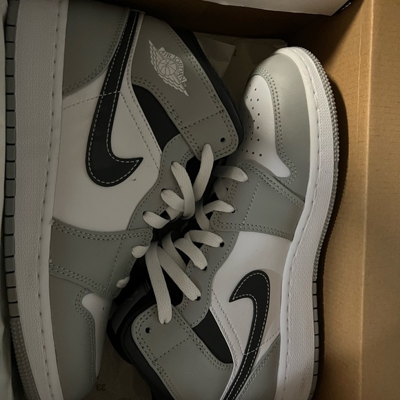 Nike air Jordan’s sizemids 7.5 anthracite light smoke grey